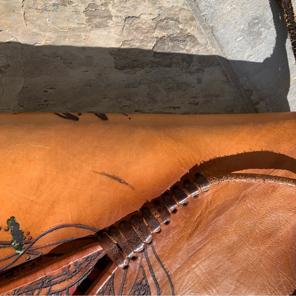 Speciality artisan handcrafted leather dragonfly indie festival shoulder bag - Picture 12 of 15